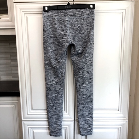 Ivivva by Lululemon reversible girls leggings 🍋 - Picture 6 of 12